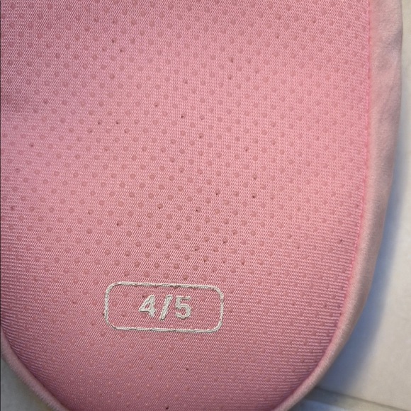 Squishmallows Pink UniCat Slippers (Size Child 4/5) - Picture 2 of 3
